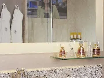 Four Seasons Riyadh At Kingdom Center-1